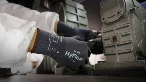 11-840  Foam Gloves